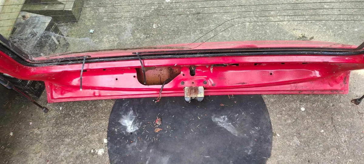 Ford Sierra boot - Image 2