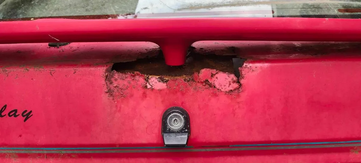 Ford Sierra boot - Image 4