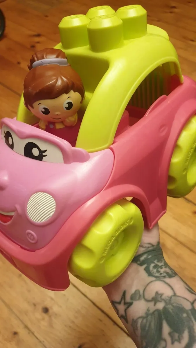 Princess lego car - Image 1