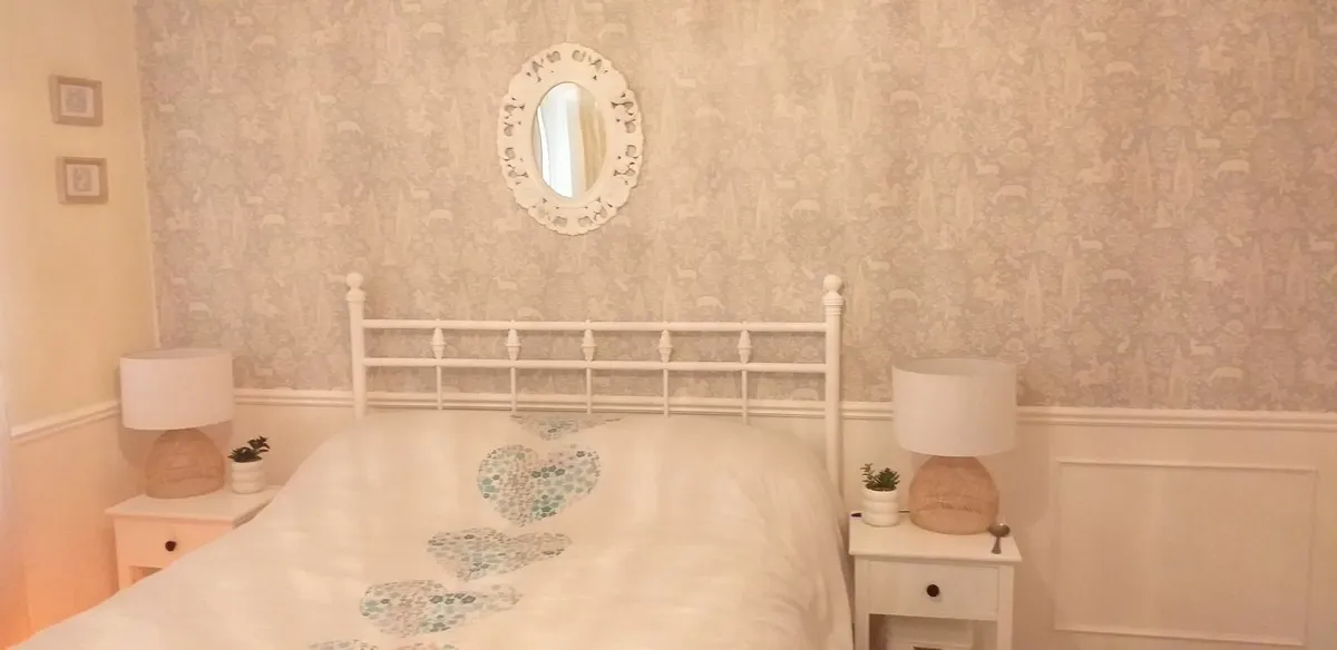 White Double headboard - Image 2