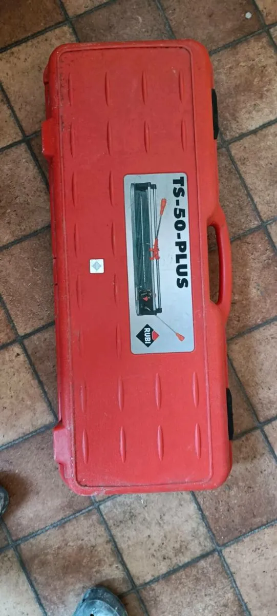 Tile cutter - Image 1