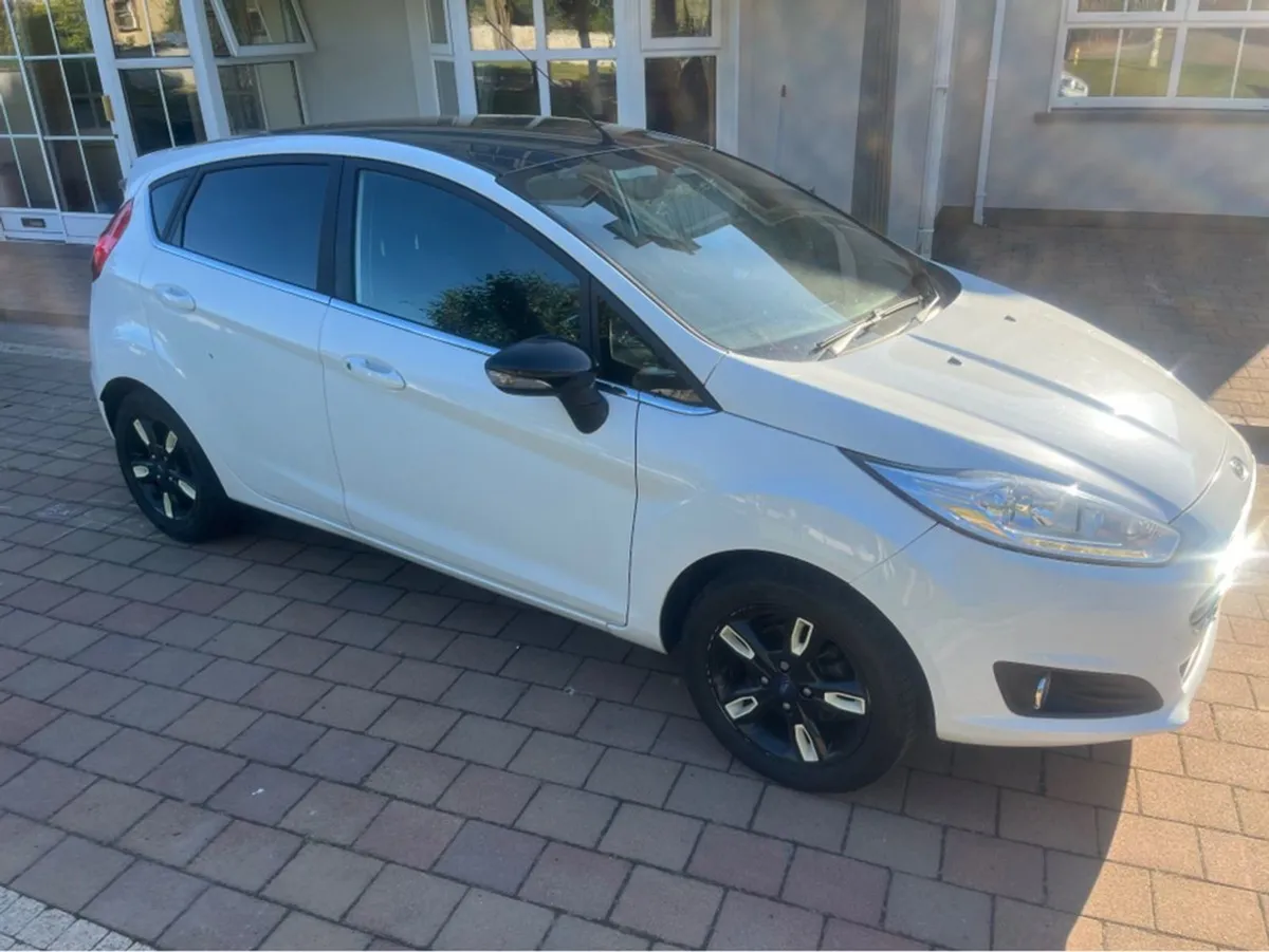 Ford Fiesta 1.25 Zetec White Editn - Image 2