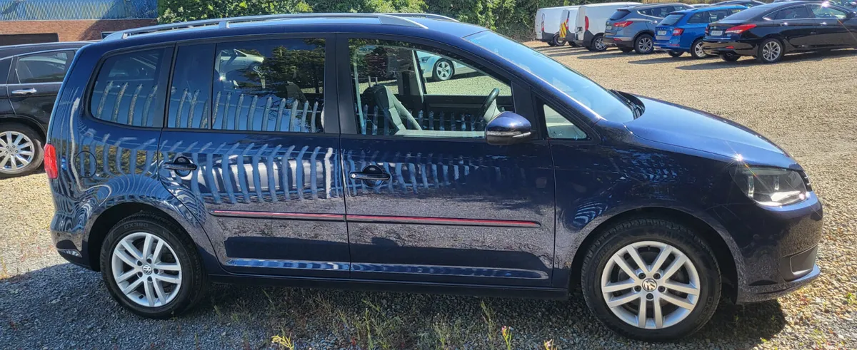 AUTOMATIC Volkswagen Touran 2014 - Image 4
