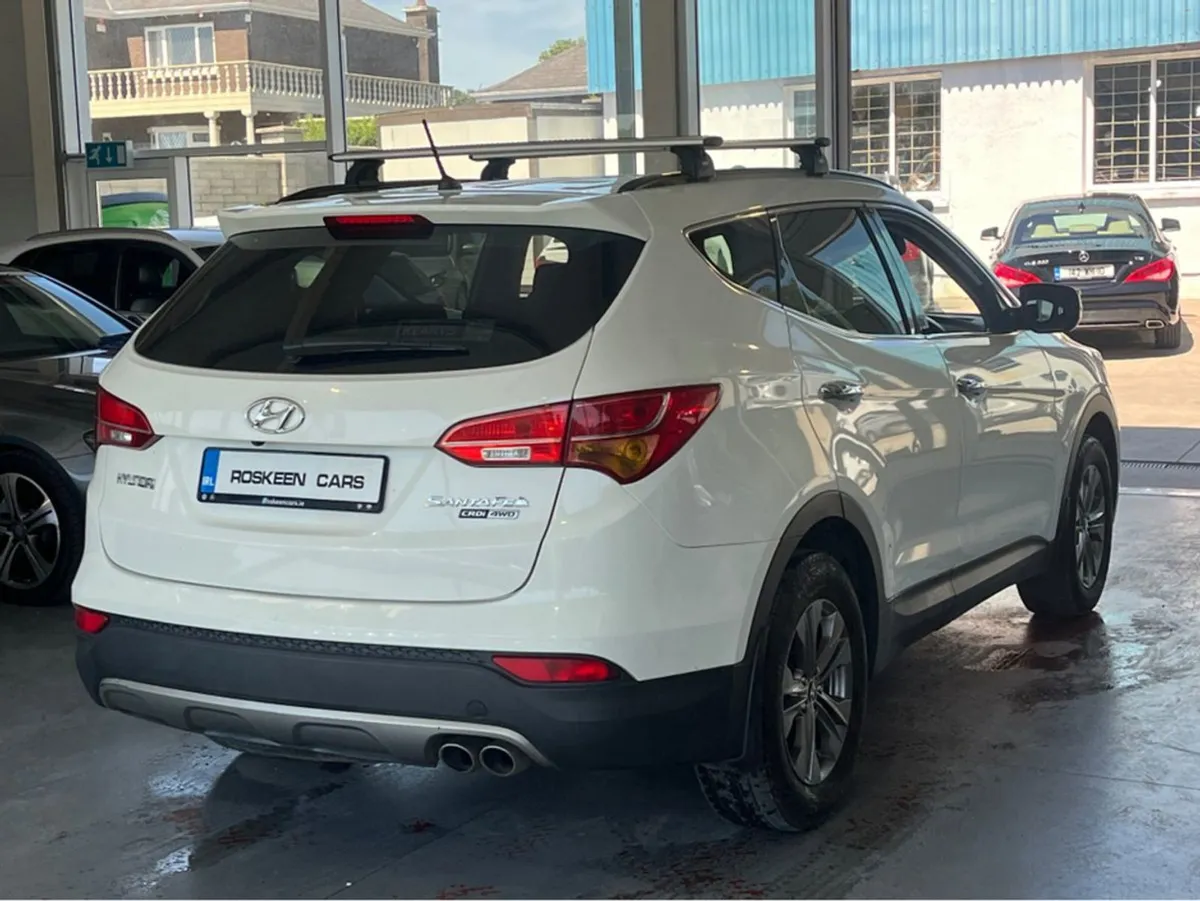 Hyundai Santa Fe 4WD Special Edition 4 4DR - Image 4