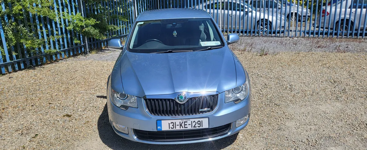 Skoda Superb 2013 - Image 2