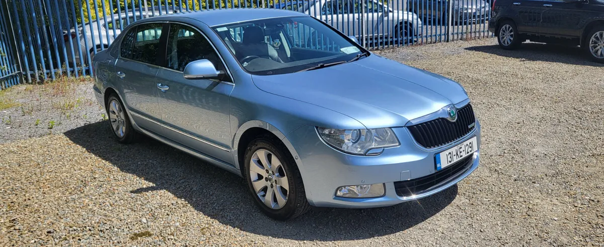 Skoda Superb 2013 - Image 3