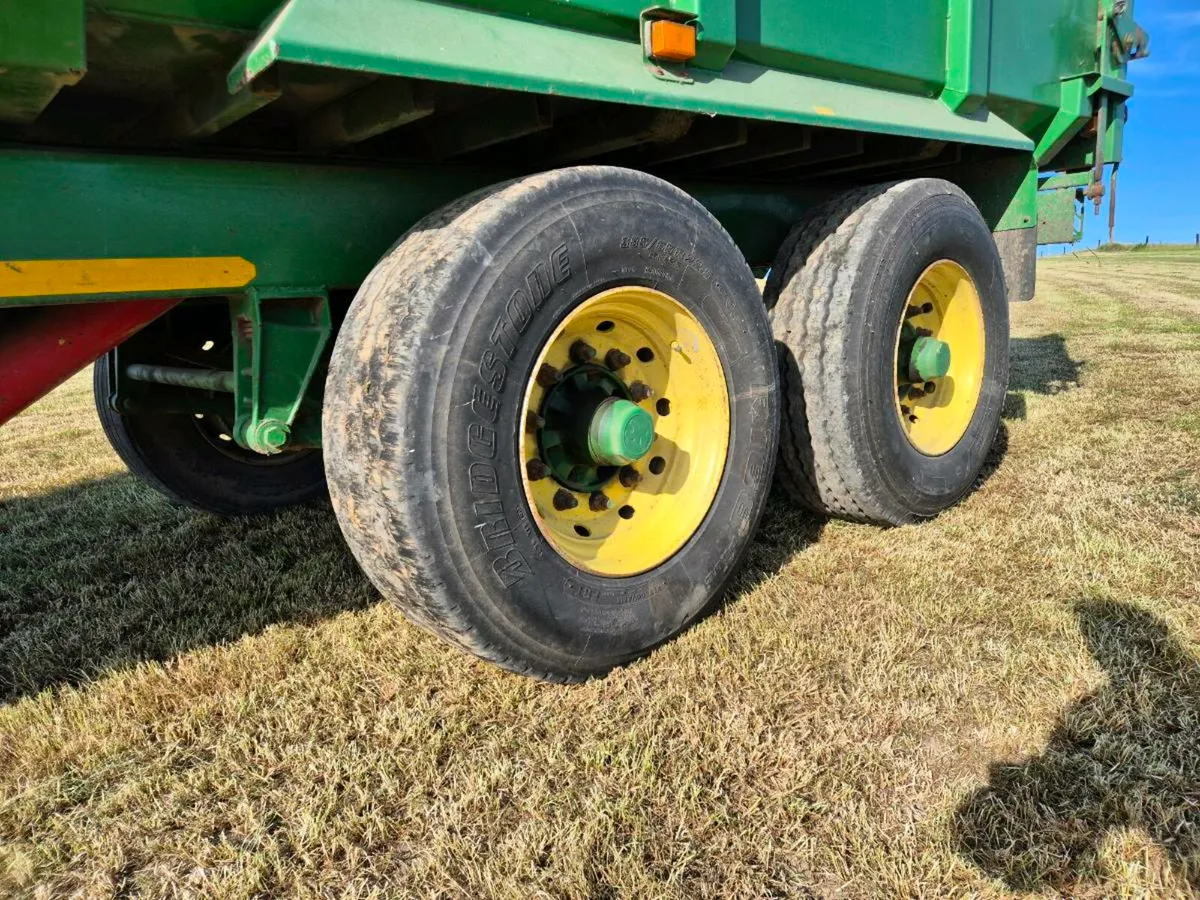 Grain trailer - Image 2