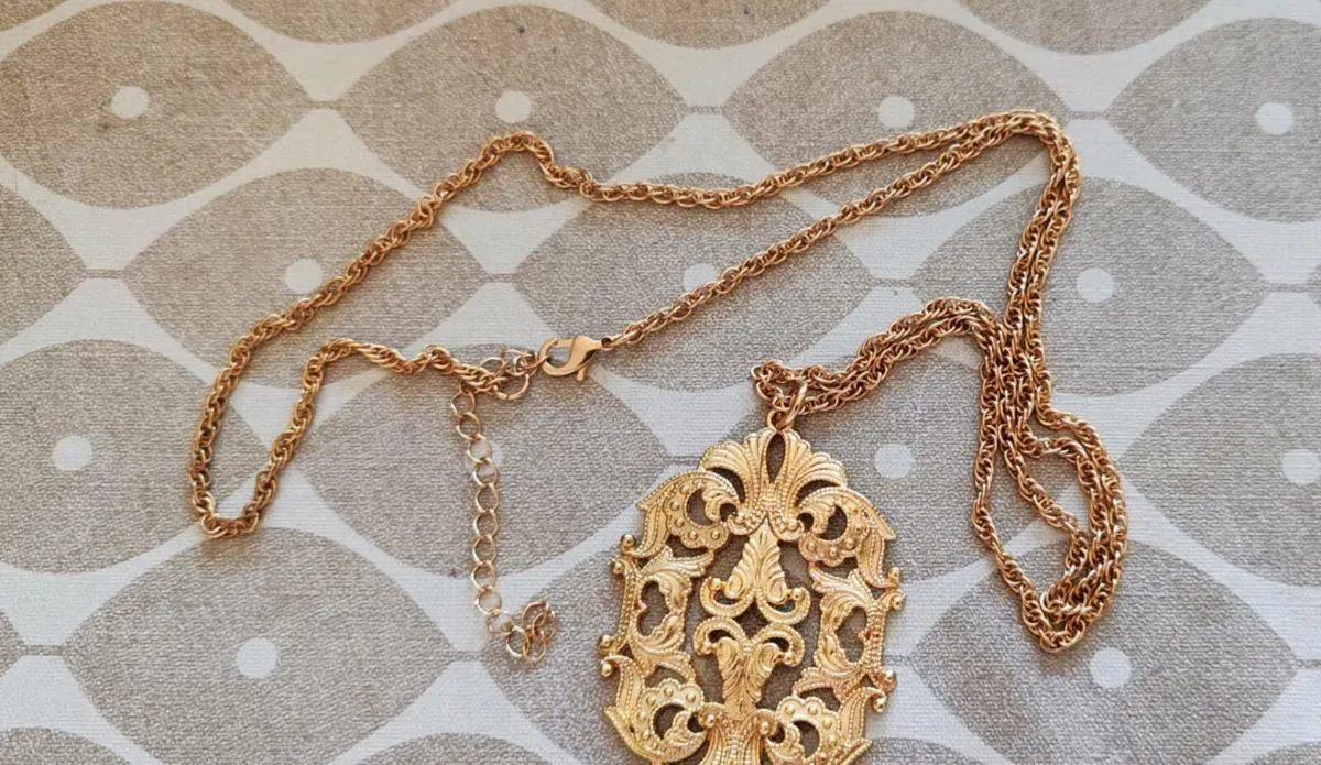 Pendant - Image 1