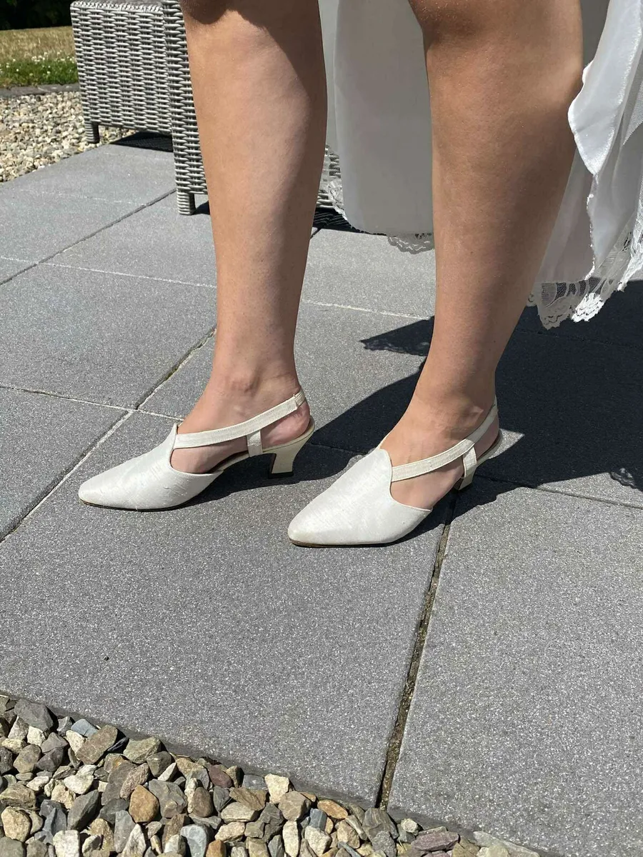 Wedding shoes - Image 2