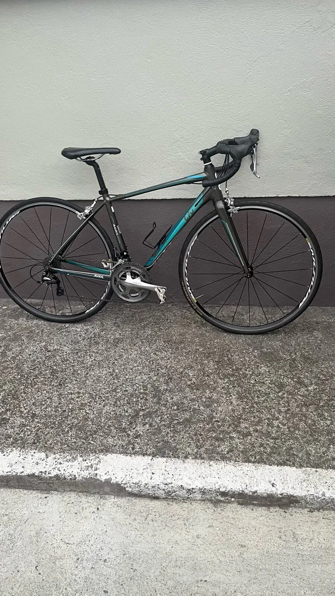 Giant Avail Women's Road bike. - Image 2