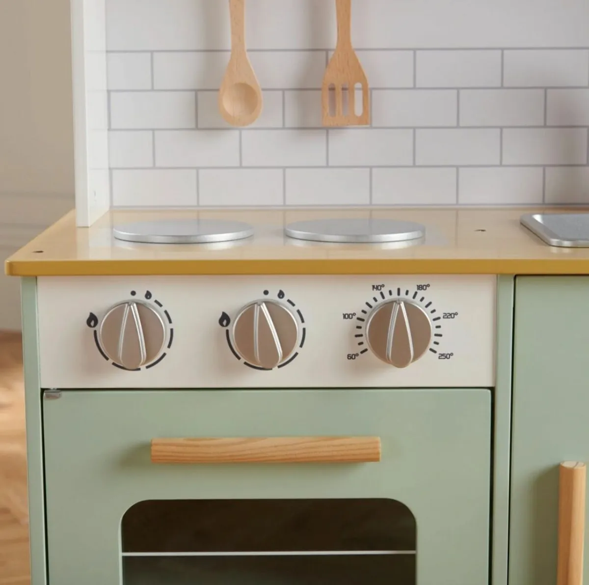 Wooden Corner Play Kitchen – €25 (Great Value) - Image 1