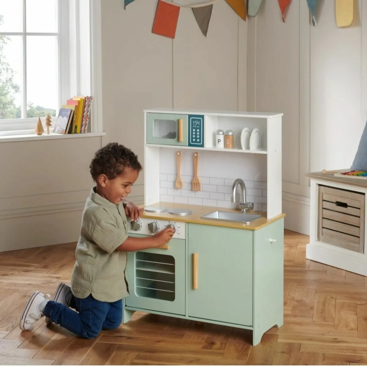Wooden Corner Play Kitchen – €25 (Great Value) - Image 3