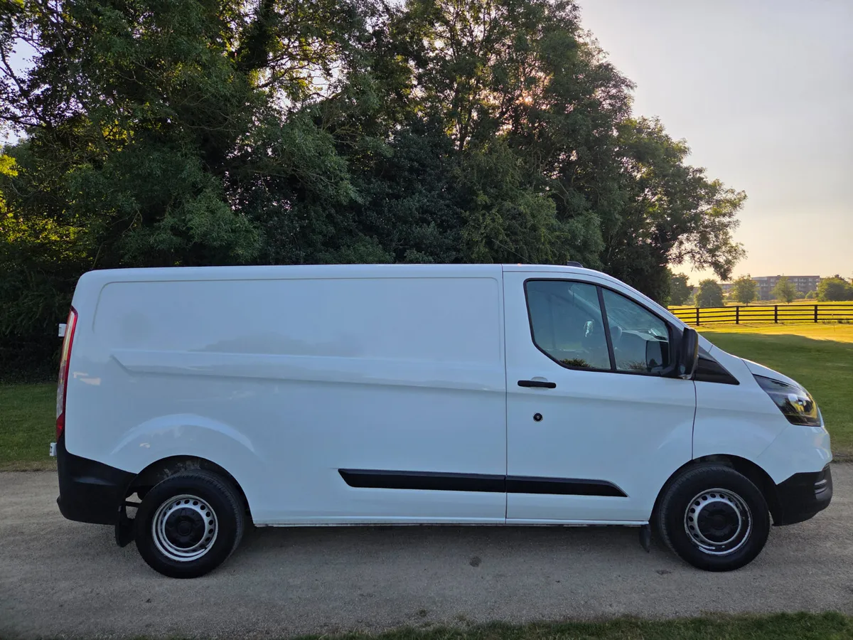 Ford Transit Custom 2022 - Image 1
