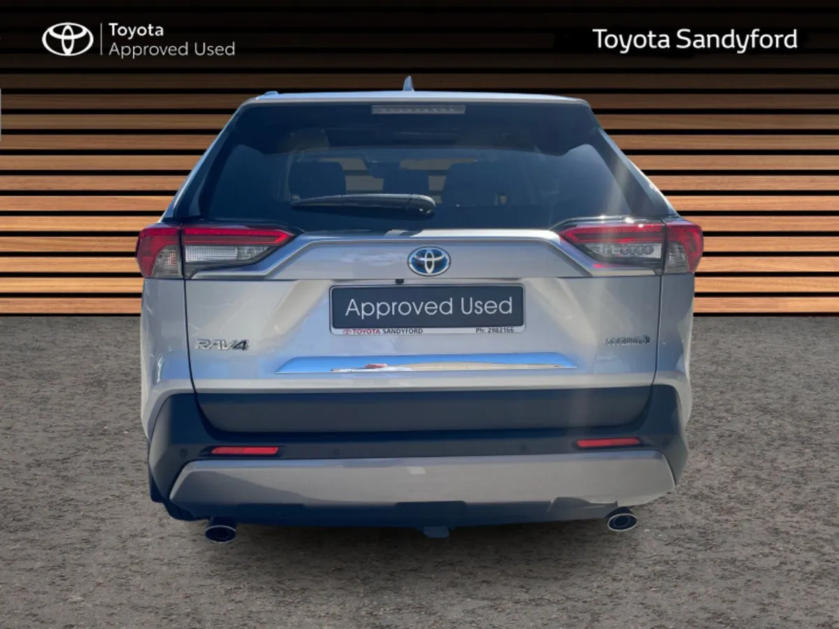 Toyota RAV4 PLATINUM HYBRID // PANORAMIC GLASS OPE - Image 4