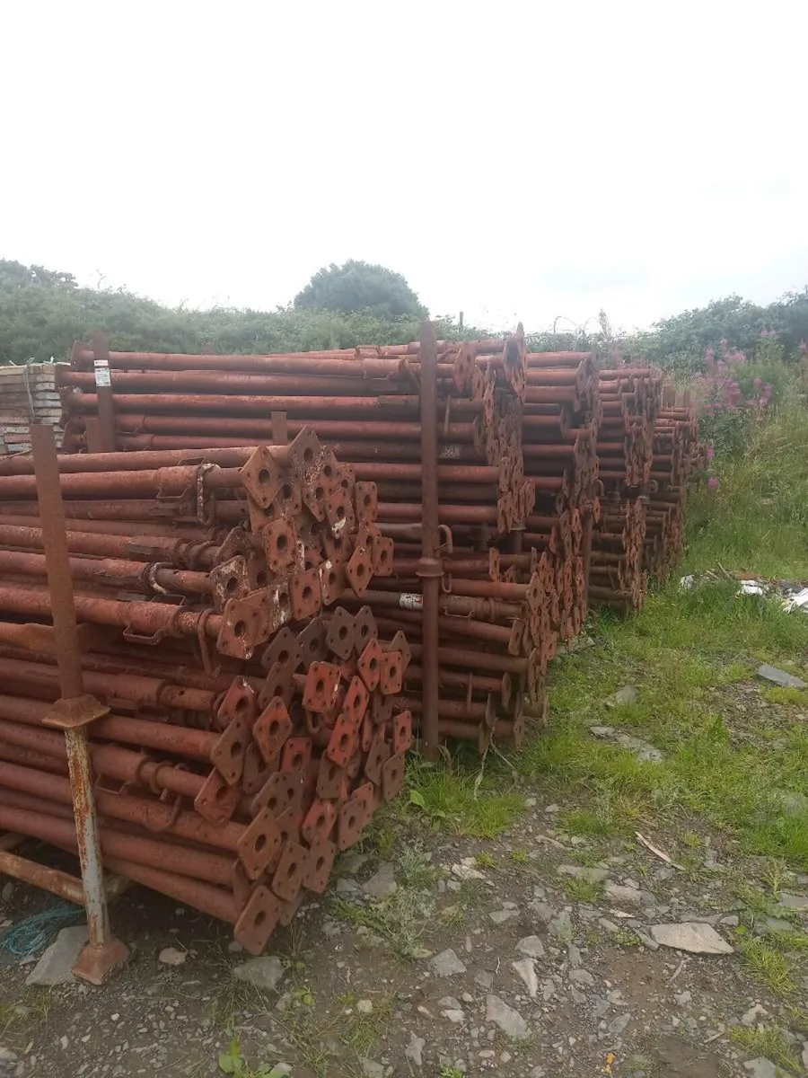 Acrows from €25 each - Image 2