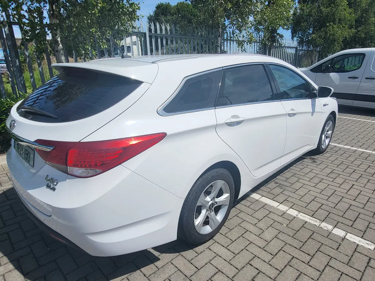 Hyundai i40 2014 - Image 2