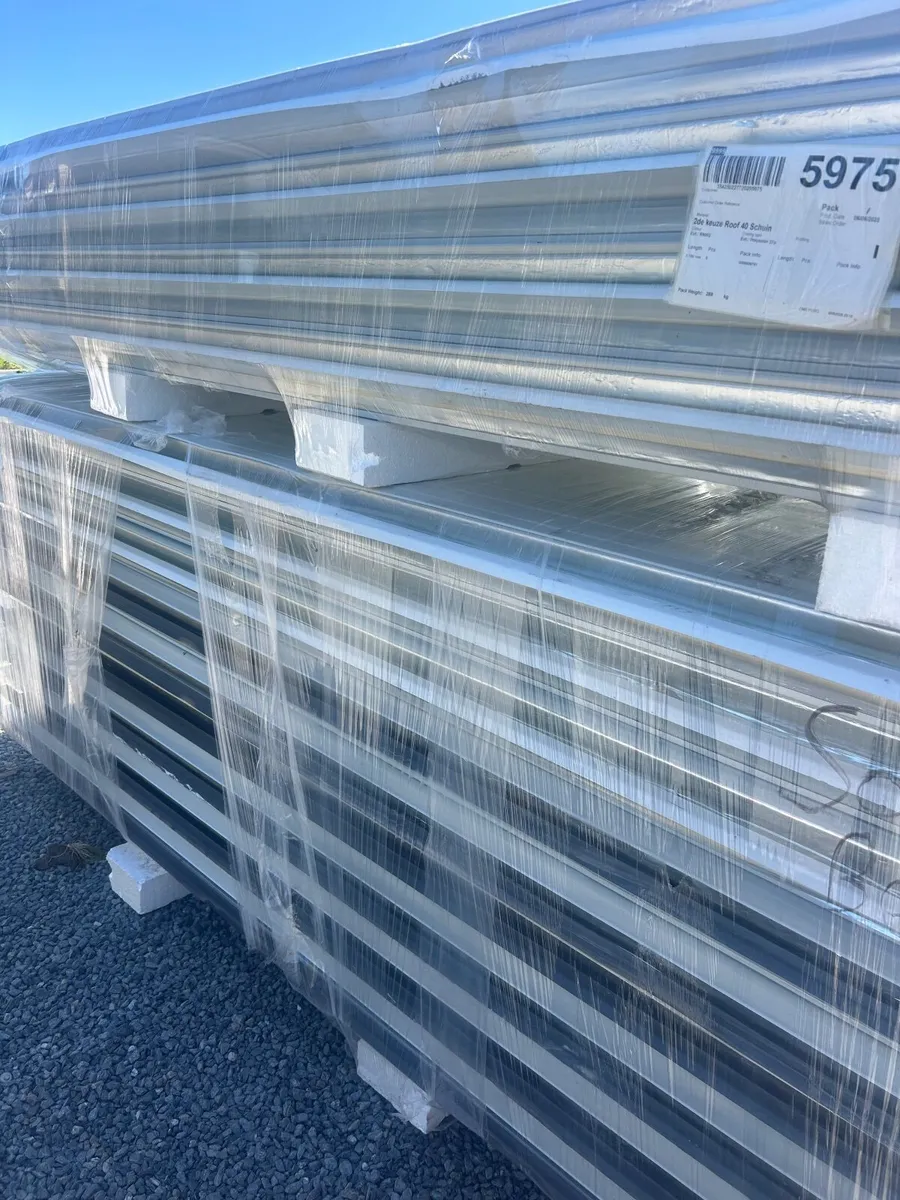 Insulated roof cladding - Image 1