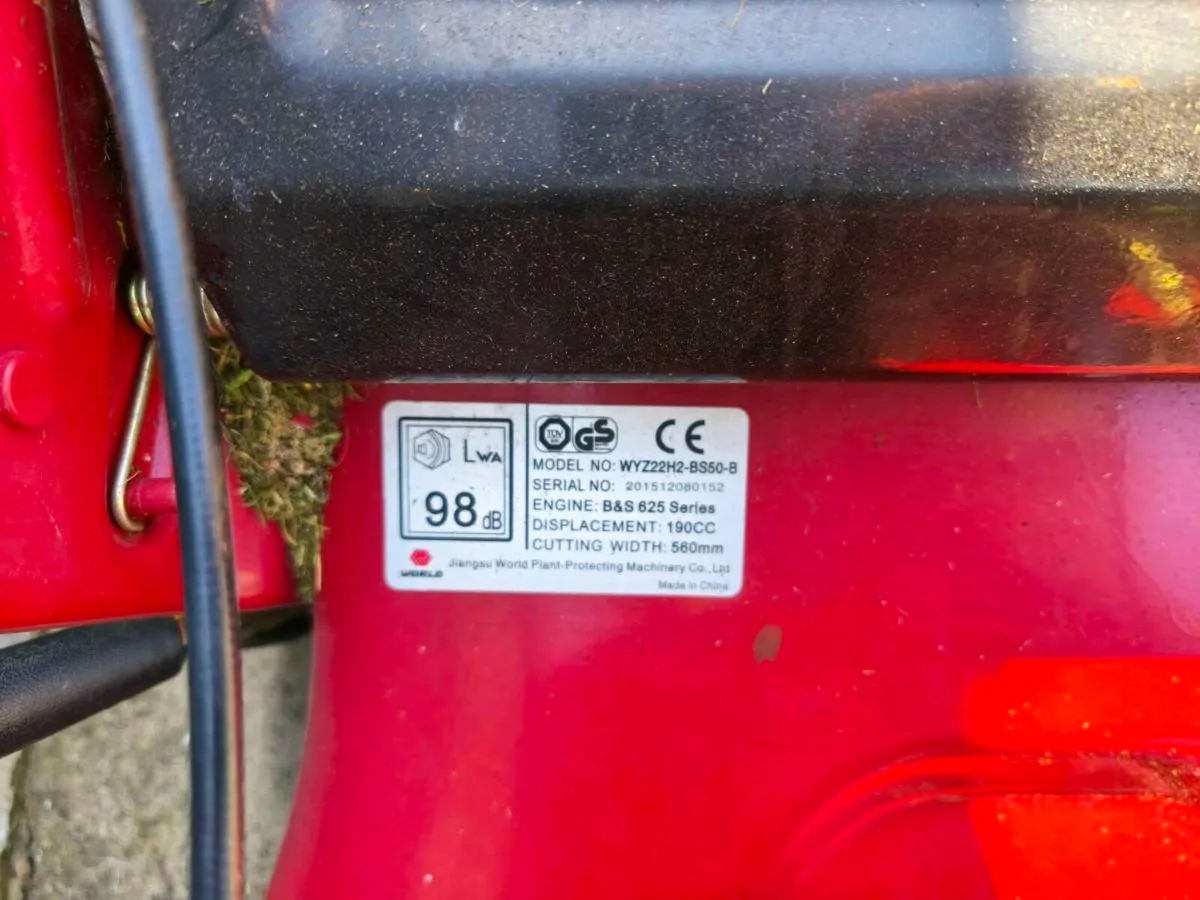 B&S self propelled lawnmower - Image 3