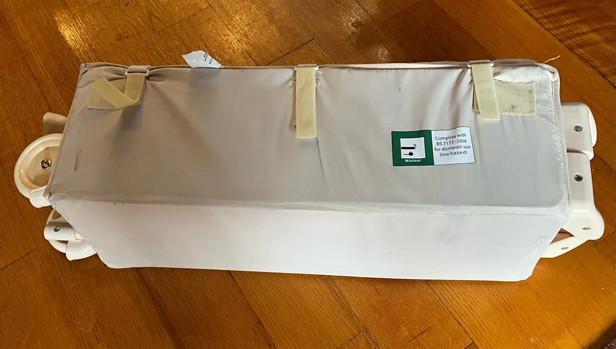 Travel Cot - Image 3