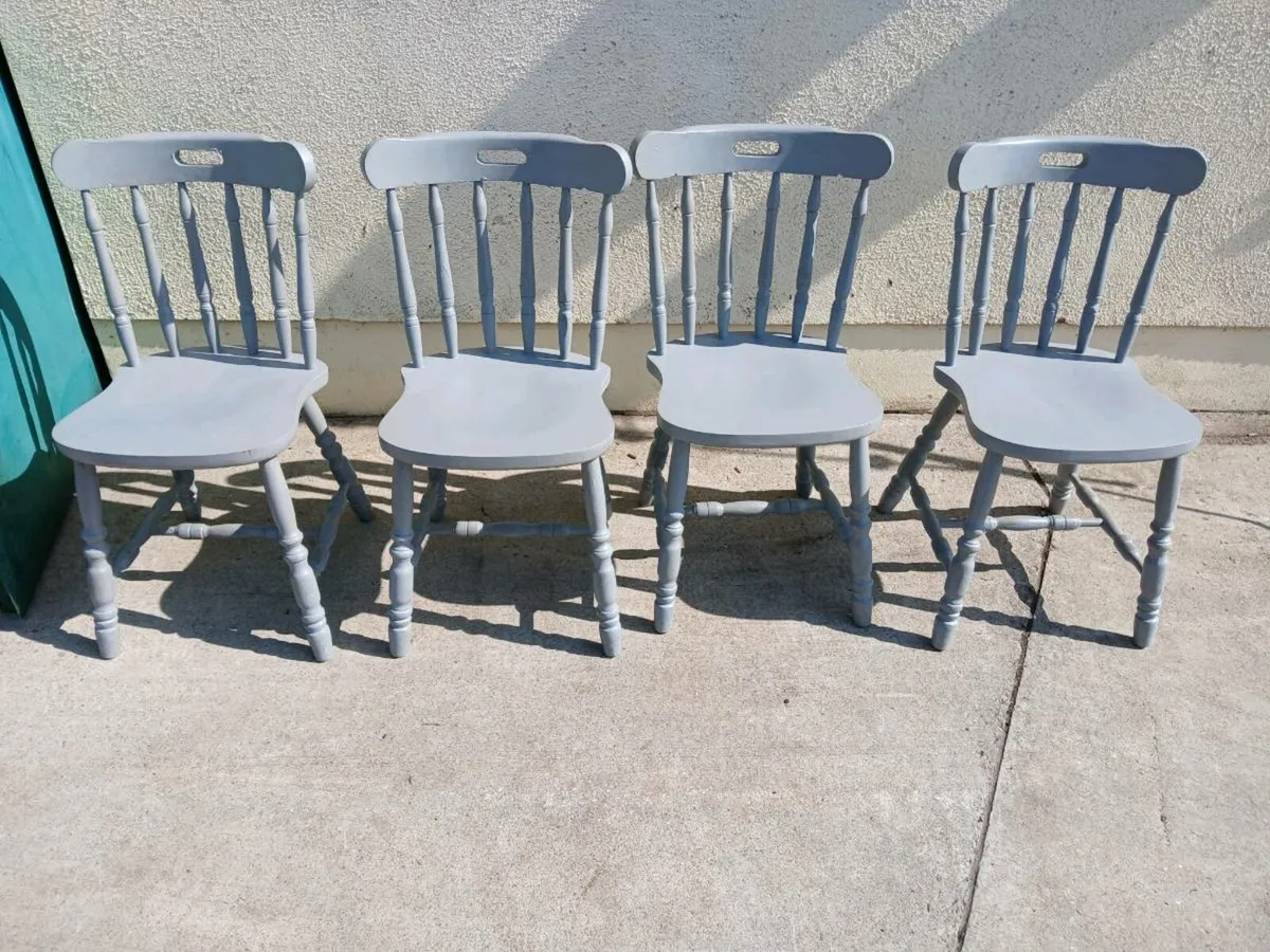 Table and 4 chairs - Image 4