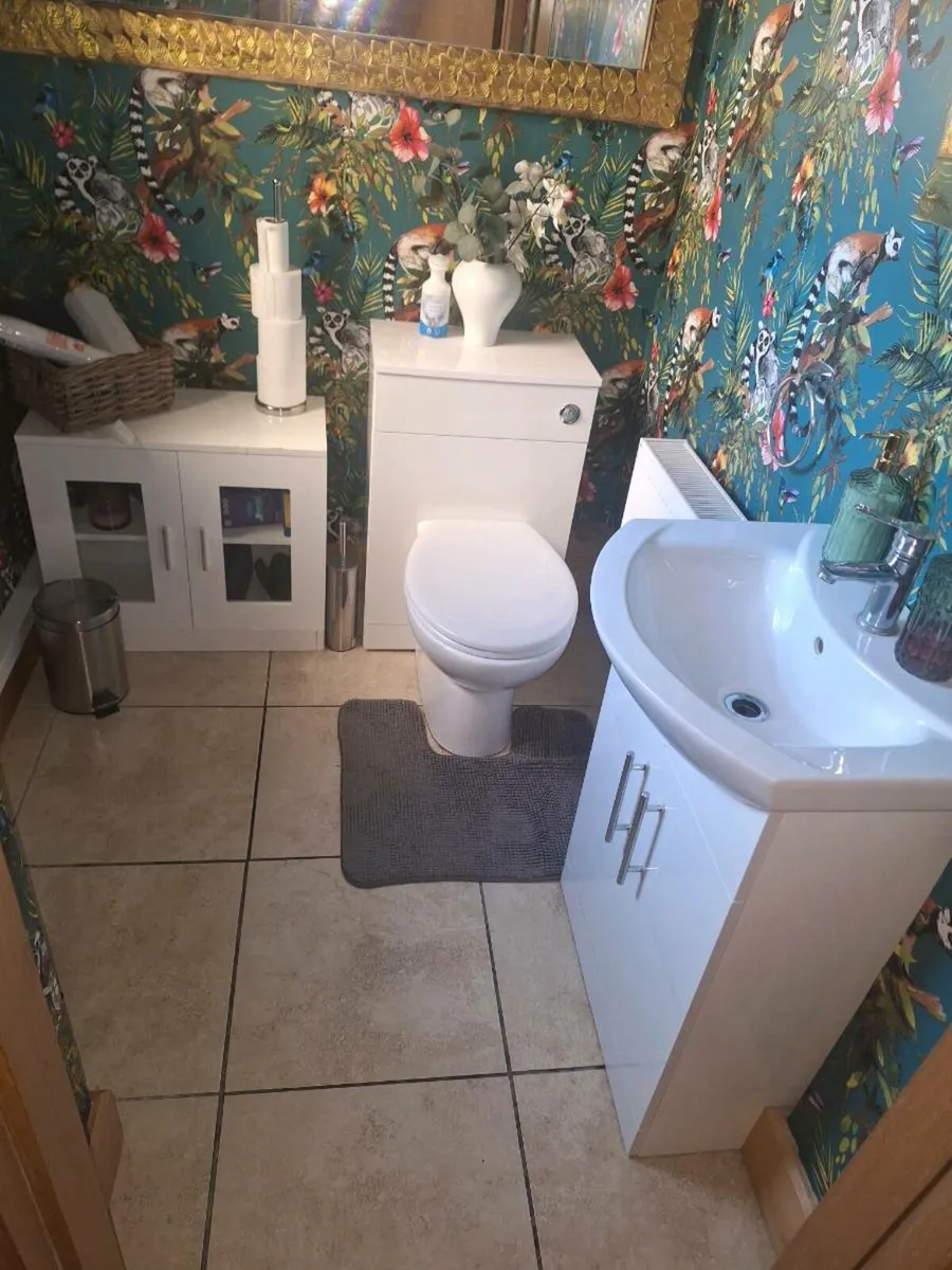 Complete bathroom - Image 2