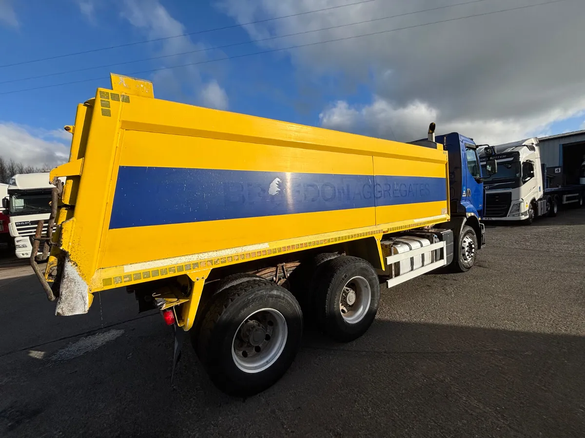 2011 Renault  tipper 460 engine Tar Spec - Image 2