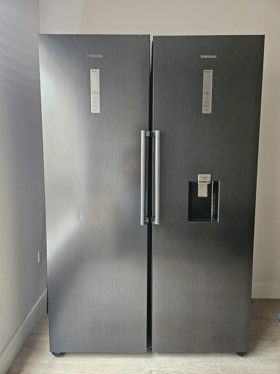 Fridge and freezer - Image 2
