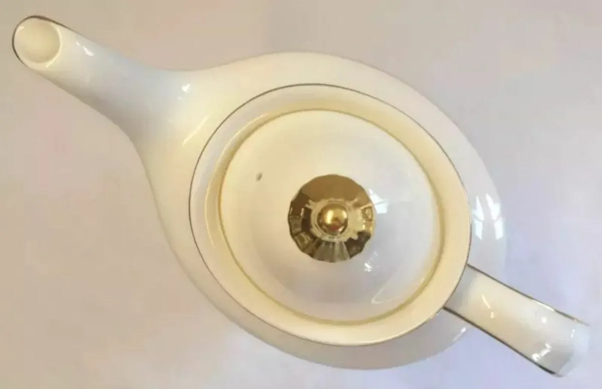 Vintage Royal Doulton Sandon Tea Pot - Image 3