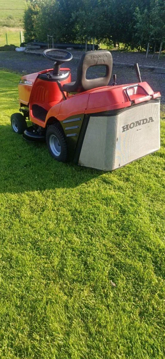 Honda ride on mower - Image 2