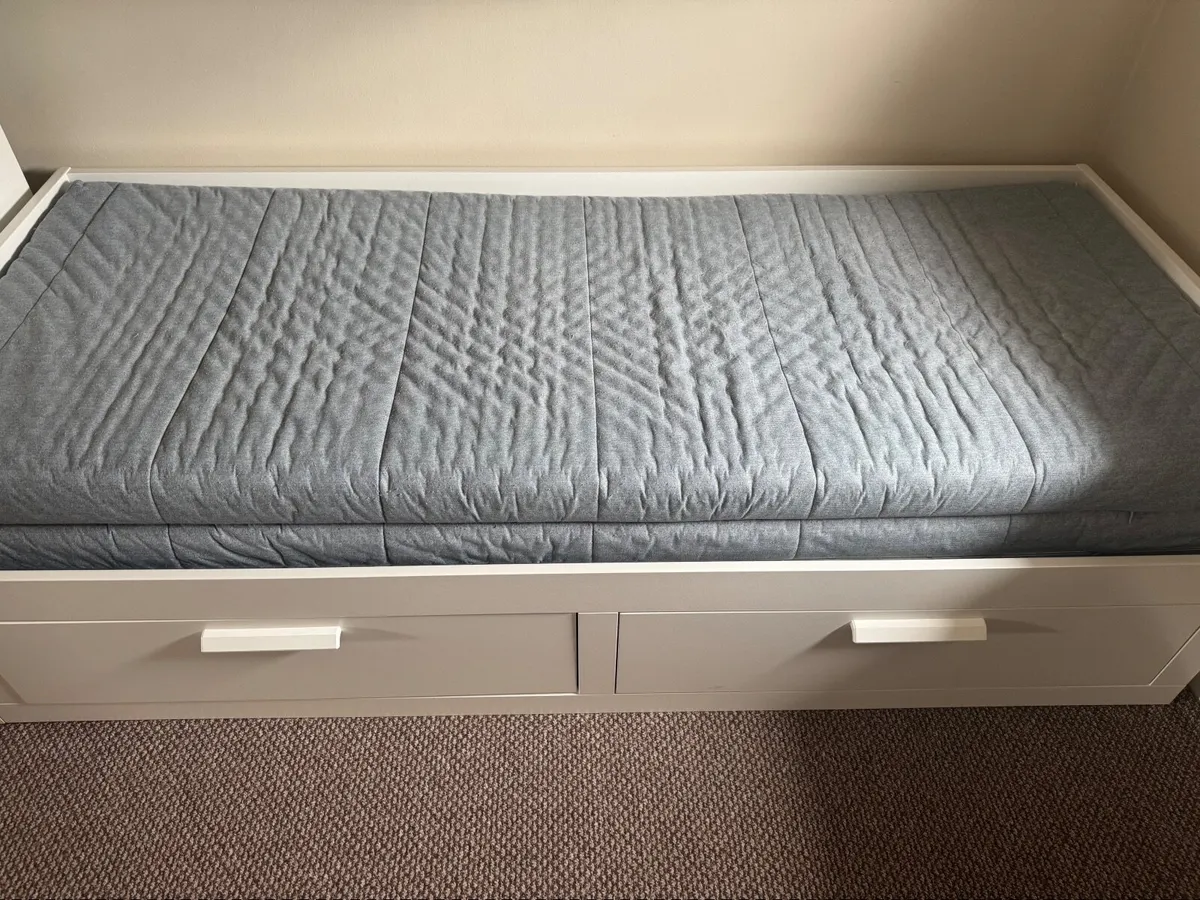 Bed - Image 3