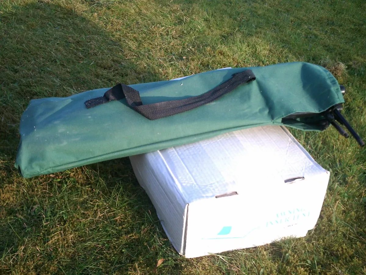 camp bed and inner awning - Image 1
