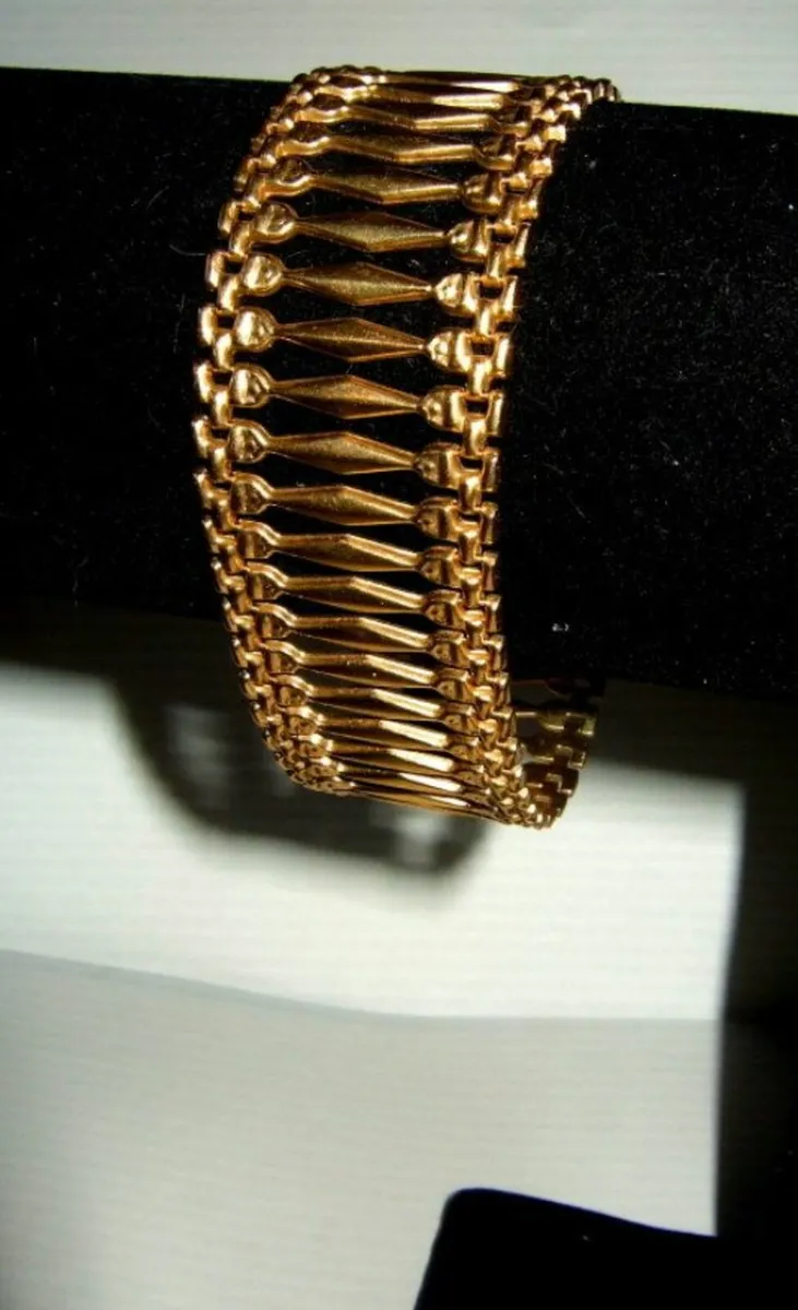 Vintage Hallmarked 9ct Gold Cuff Bracelet - Image 3