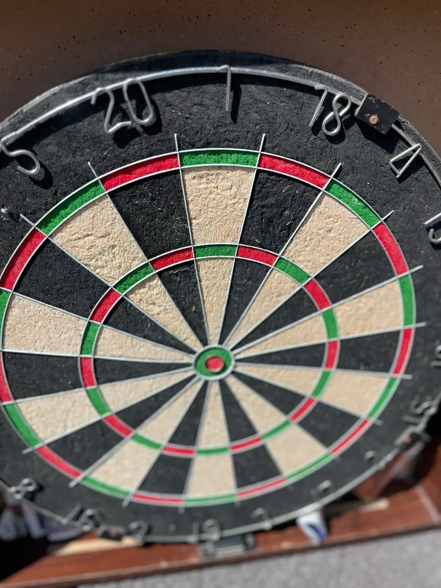 Dartboard in oak case. - Image 2