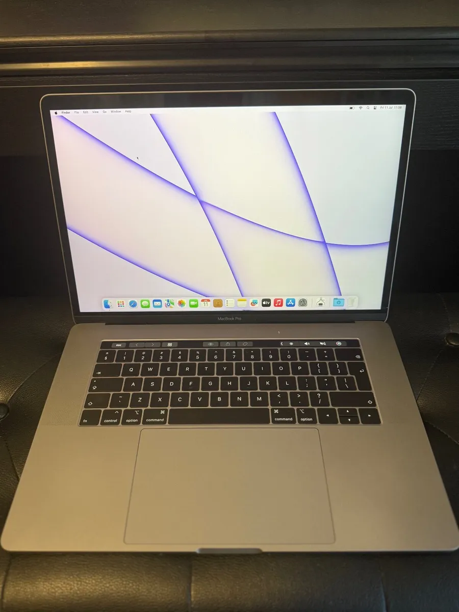 MacBook Pro 15" 2019 i9/16GB/512SSD/176c - Image 1