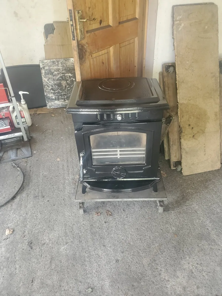 Black enamel 8kw solid fuel stove - Image 1
