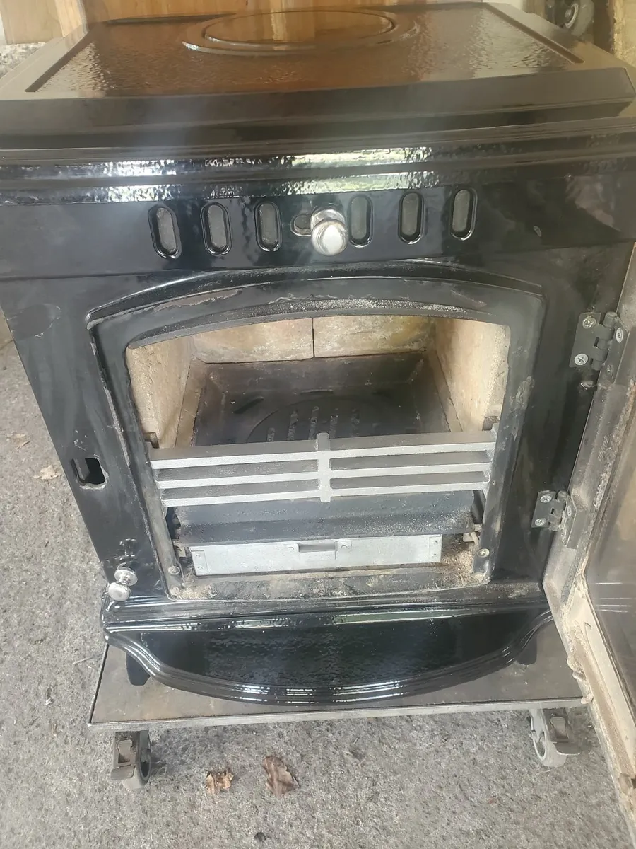 Black enamel 8kw solid fuel stove - Image 2