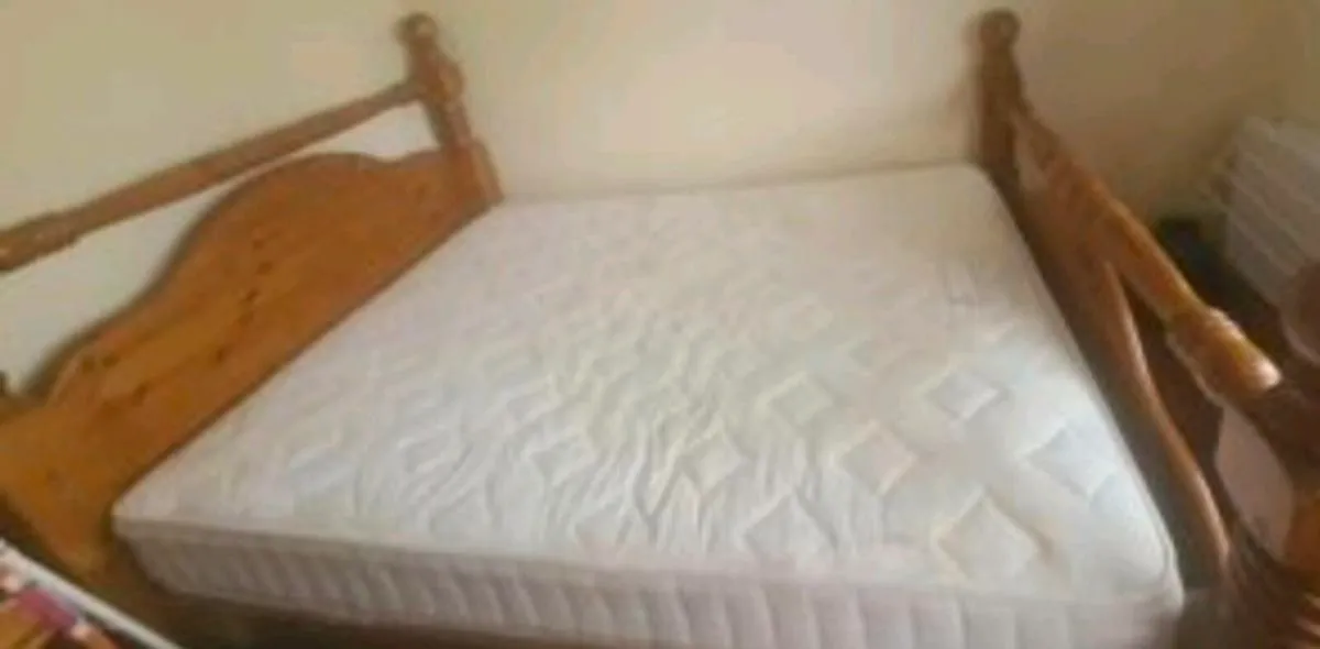 Bedroom furniture set - Image 4