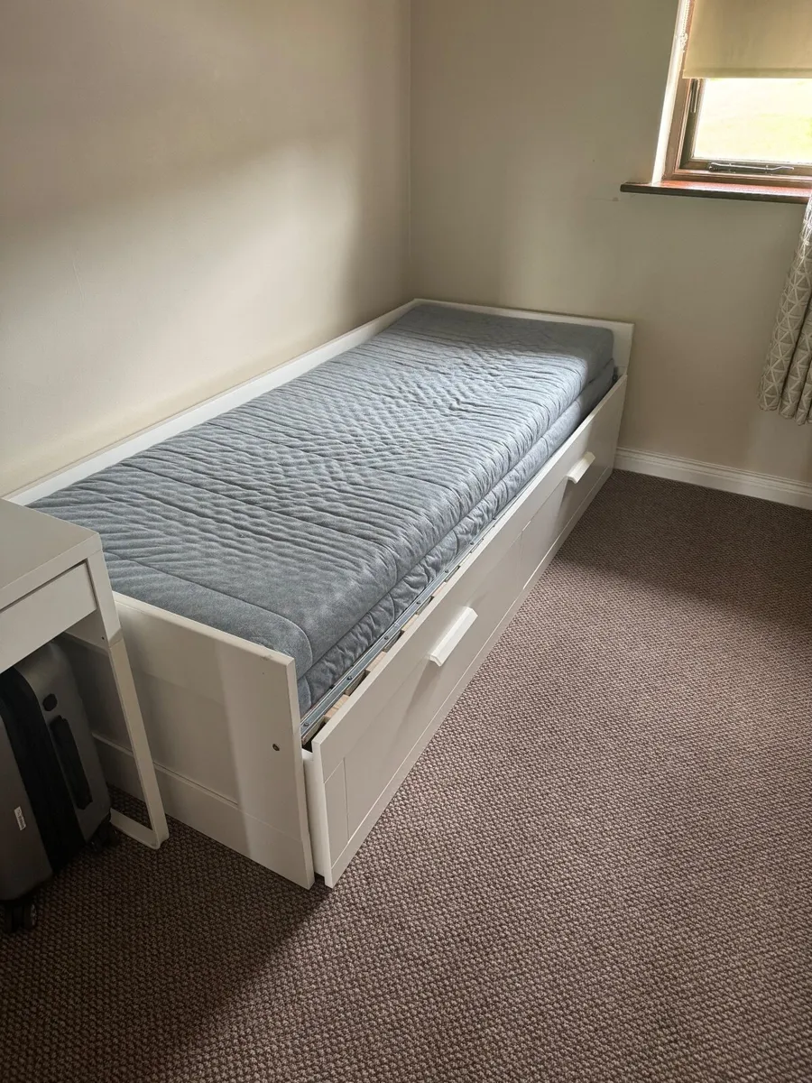 Bed - Image 2