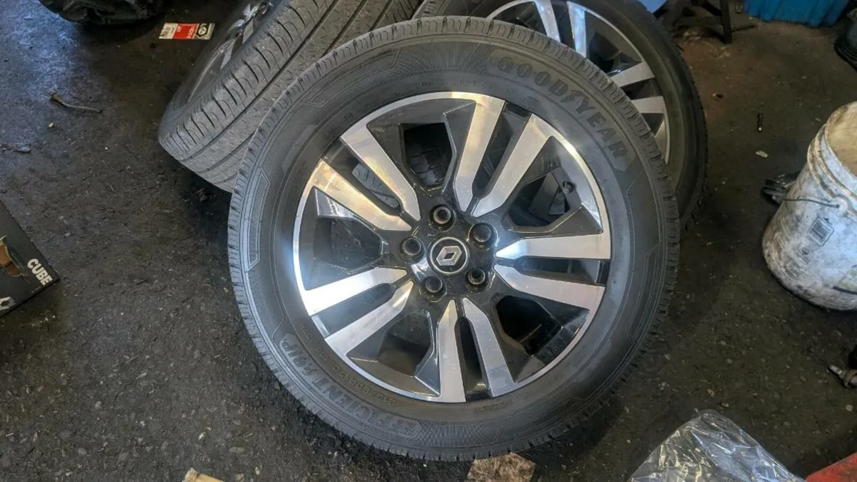 2024 Renault trafic alloys