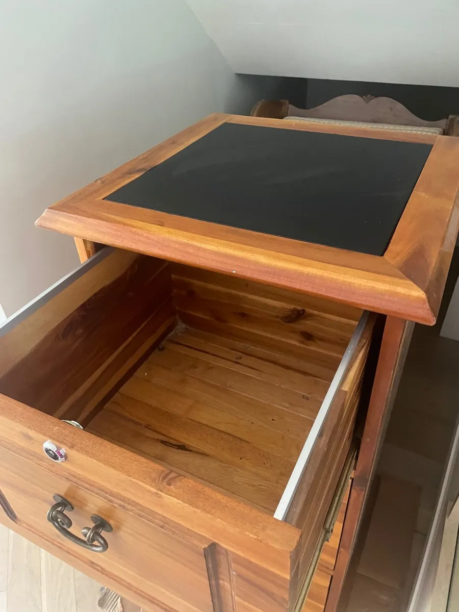 Filling cabinet - Image 1