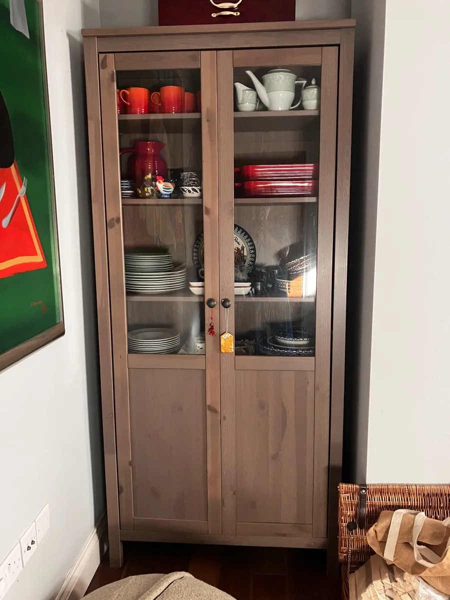 Cabinet - Image 1