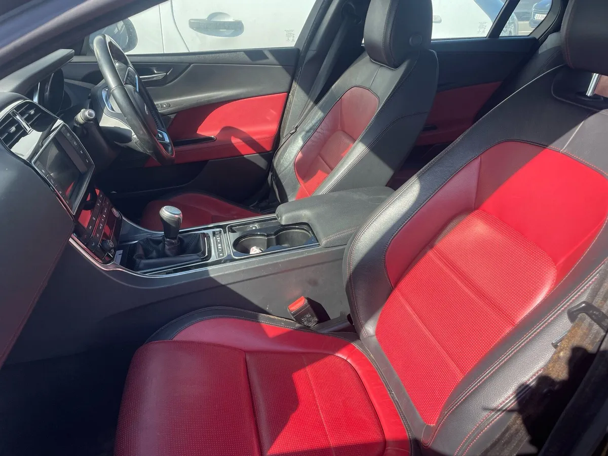 JAGUAR XE 2.0 - BREAKING - PARTS - Image 2
