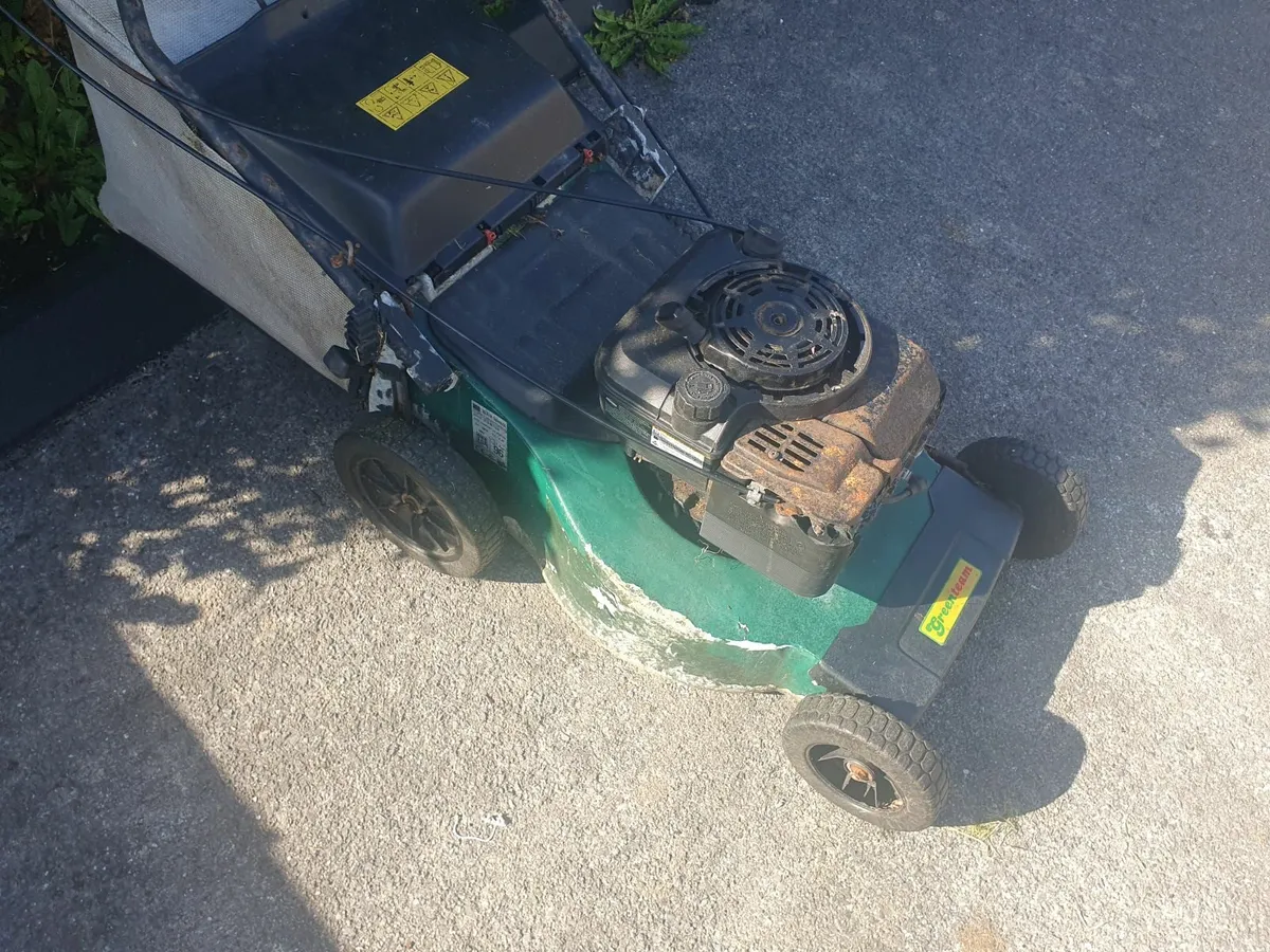 Petrol lawnmower - Image 3