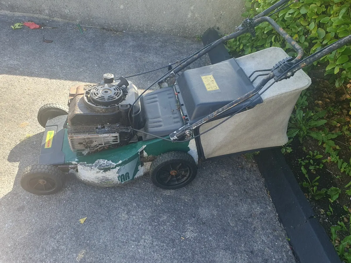 Petrol lawnmower - Image 4