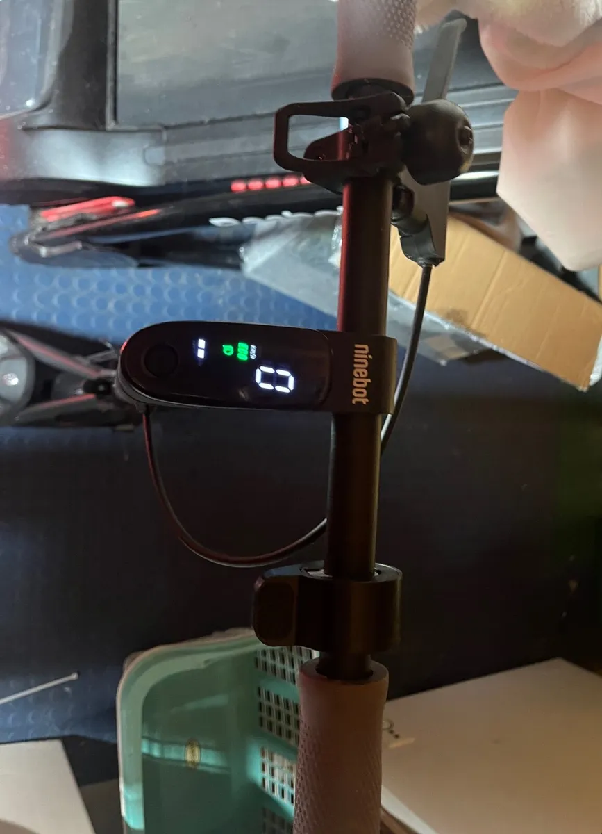 Electric scooter Ninebot IPx5 - Image 3