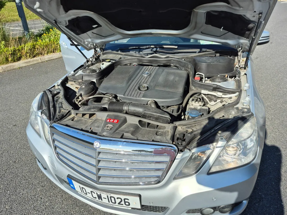 Mercedes-Benz E-Class 2010 - Image 3