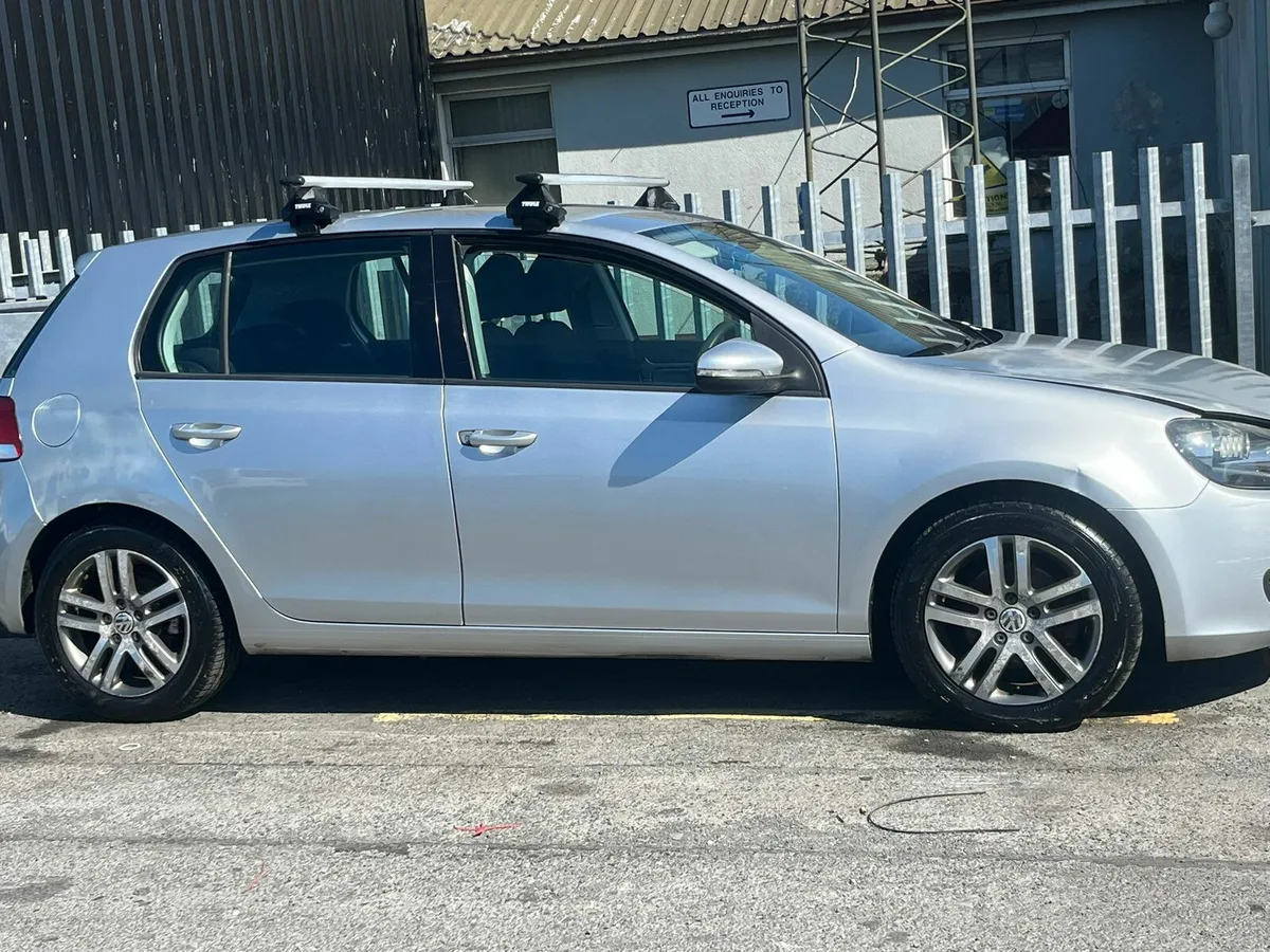 2011 VW GOLF (BREAKING )