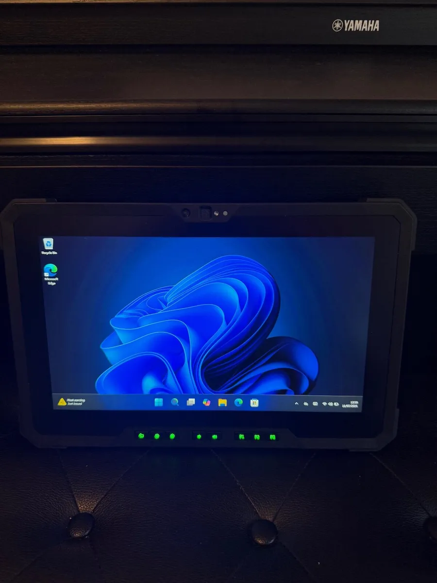 Dell Latitude 7220 Rugged Tablet i5/8GB/256SSD - Image 1