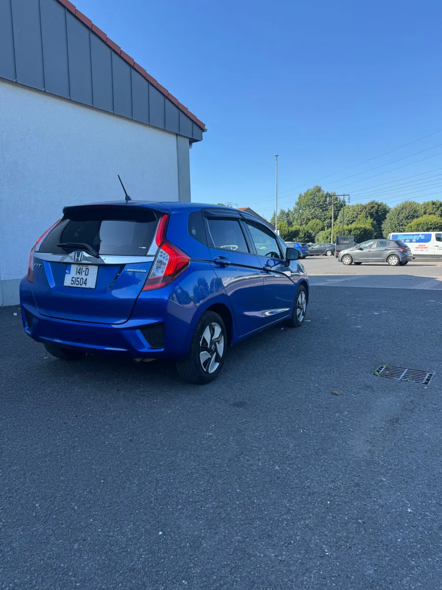 Honda Fit 2014. Automatic 1.5 hybrid - Image 3