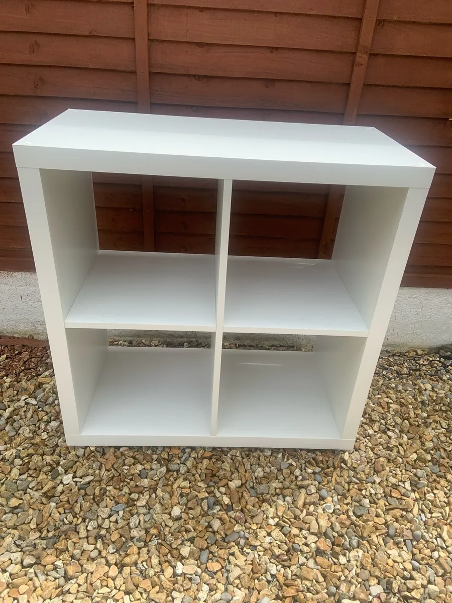 Cube storage unit - Image 1